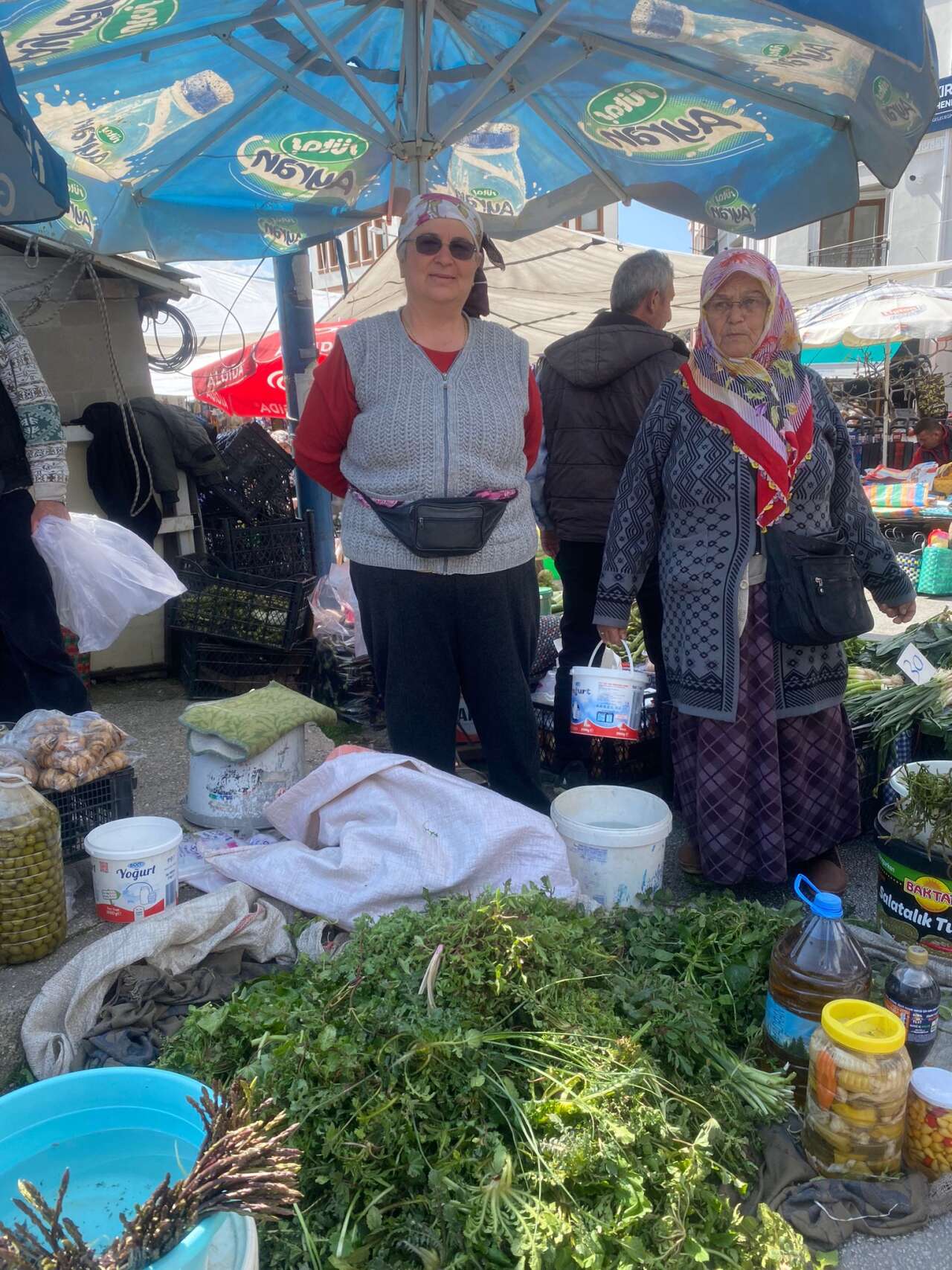 Muğla Pazarlarında “Şifa Tezgâhı”: Baharın Otları Yoğun İlgi Görüyor 2